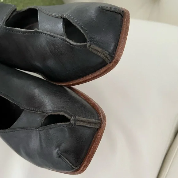 Cydwoq Black Leather Flat Shoes – EU 36 (Fits US 6.5) - Picture 8 of 10